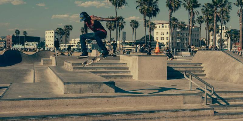 解码中国城市群崛起奇迹：京津冀、长三角、大湾区三大引擎的财富密码与投资新蓝海